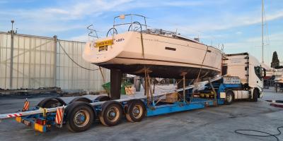 Sailboat transport Jeanneau Sun Odissey 379 